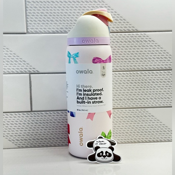 🎀 NEW UO Owala 32 oz. FreeSip Stainless Steel Water Bottle Bows Girlhood🎀